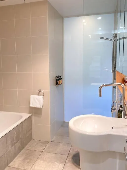 Luxury Hobart Waterfront Apartment With Views! 0*,  Australien